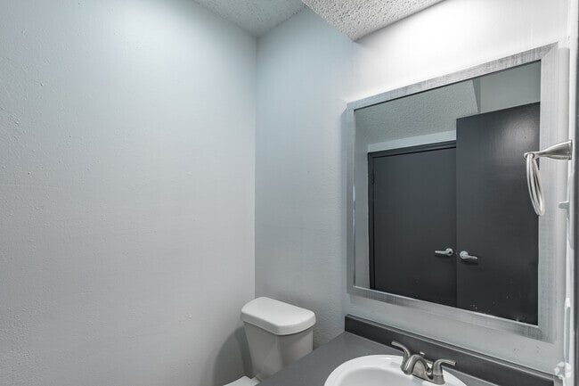 2HAB, 2,5BA - 1.167 ft² - Tradewinds Apartment Homes