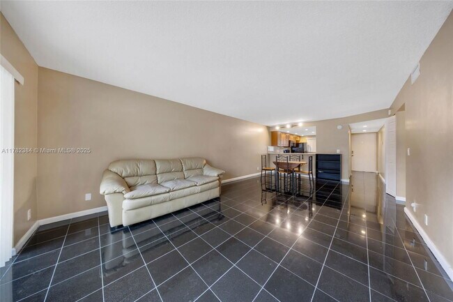 Building Photo - 6075 N Sabal Palm Blvd