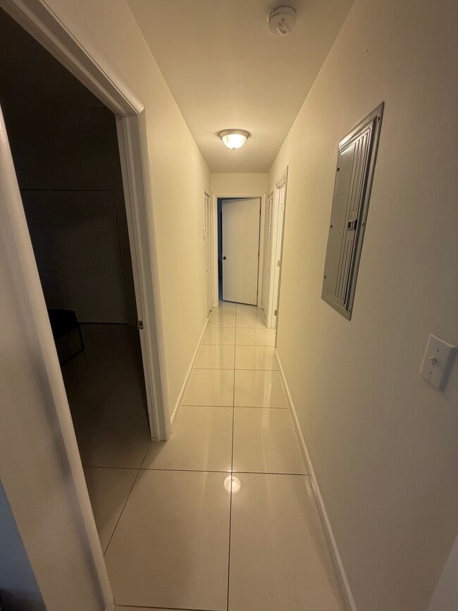 Foto del edificio - 1132 NW 38th St