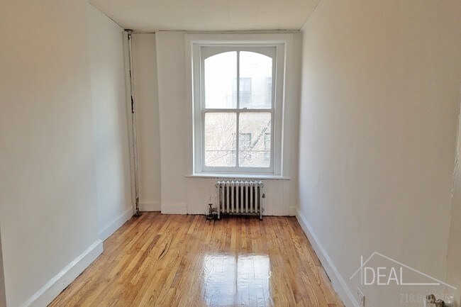 Building Photo - 15 Columbia Pl
