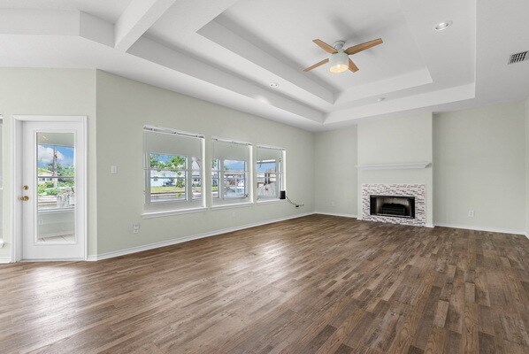 Building Photo - 14154 Cutlass Ave