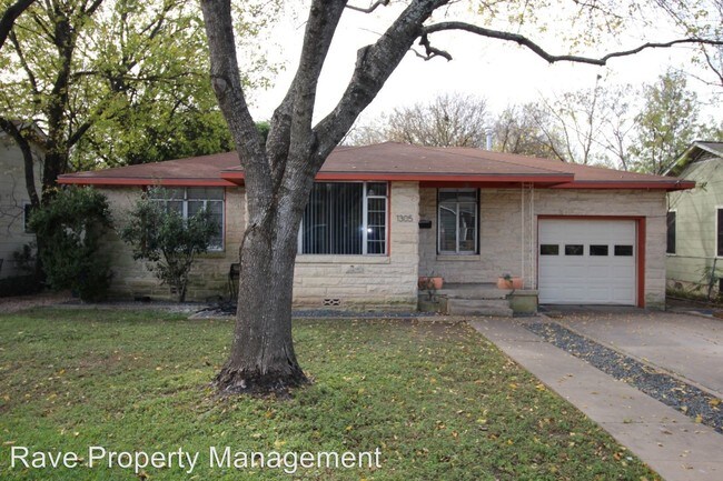 Building Photo - 1305 W Saint Johns Ave