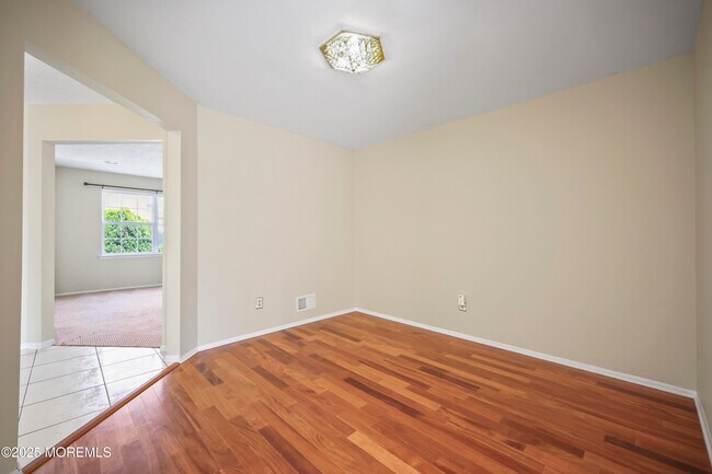 Foto del edificio - 17 Kingfisher Ct