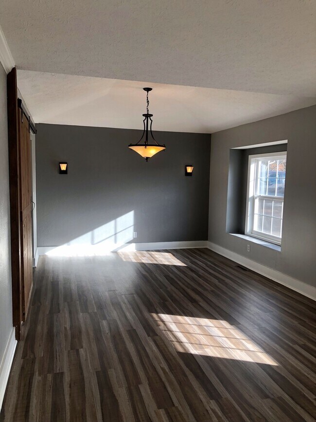 Foto del edificio - Beautiful  4 bedroom Remodeled Home in Ravenwood  Springfield MO