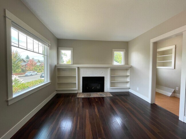 Building Photo - Charming Bungalow in Alberta Arts District...