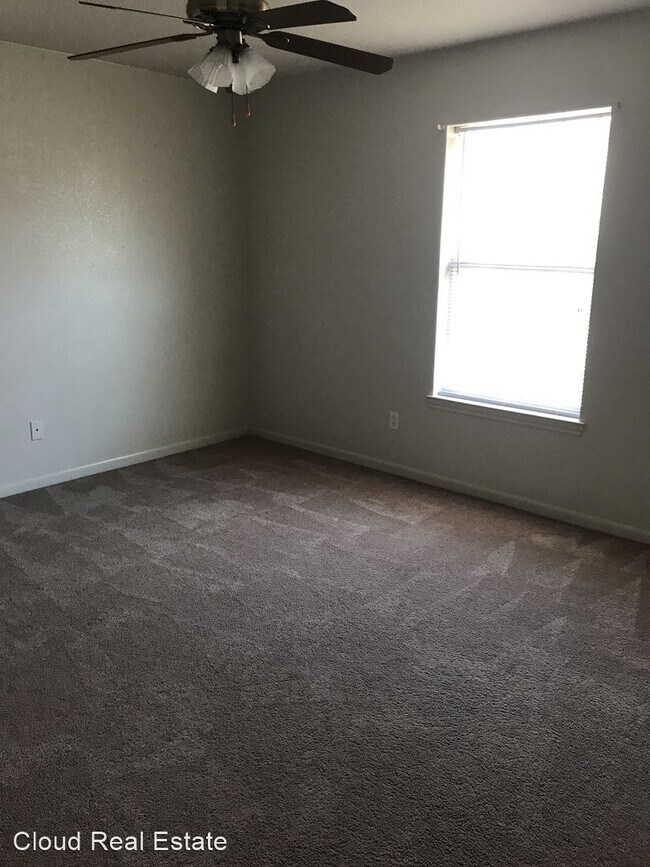 Building Photo - 3806 Pecos Dr