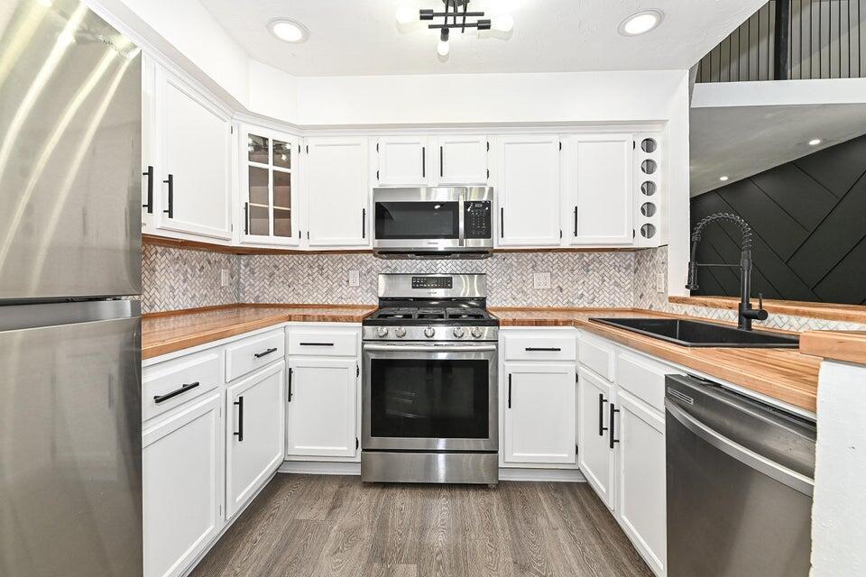 Building Photo - Reservoir Condo