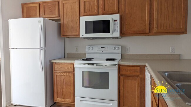 Building Photo - Great 2 Bedroom Townhouse in Fort Walton!