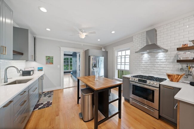 Building Photo - Adorable 3 Bedroom Home in Old West Durham!