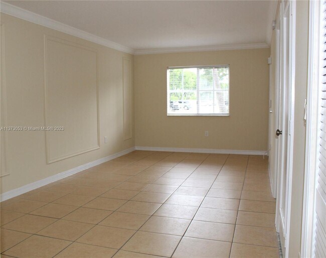 Foto del edificio - 1240 SE 28th Ct