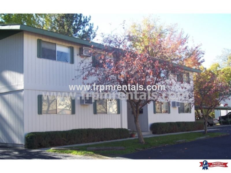 Primary Photo - 727 W Belmont St