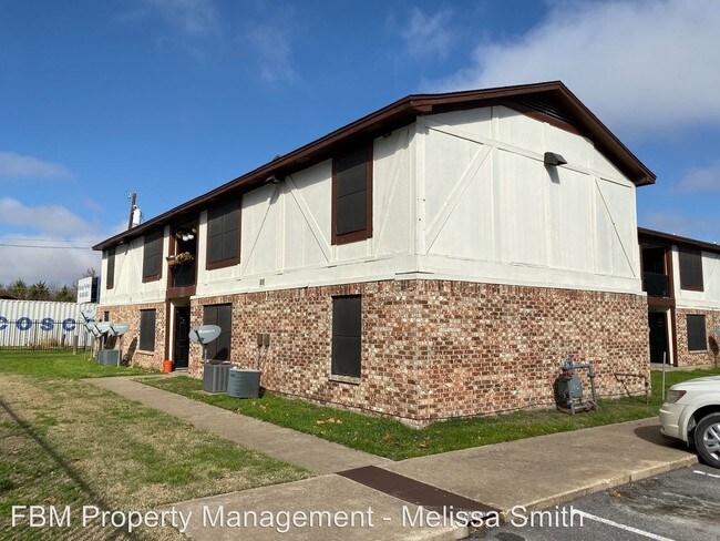 Building Photo - 300 300 N Wells Dr