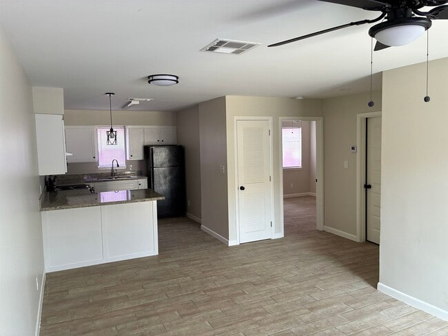 Foto del edificio - 3001 E Price St