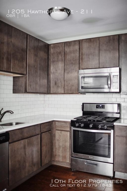Building Photo - Studio Downtown! One Month Free!