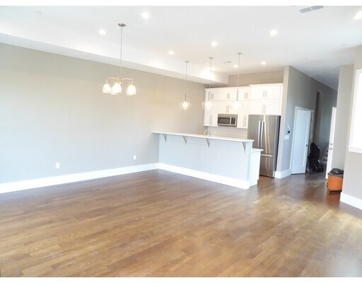 Building Photo - 108 Dorchester St