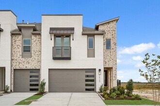 Building Photo - 16723 Lake Austin St