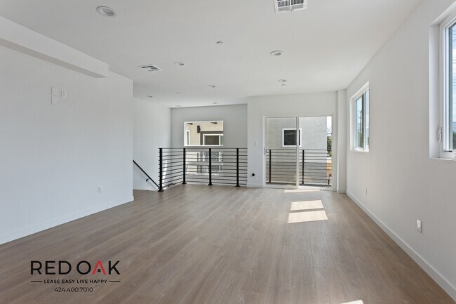 Foto del edificio - 5629 Whitnall Hwy