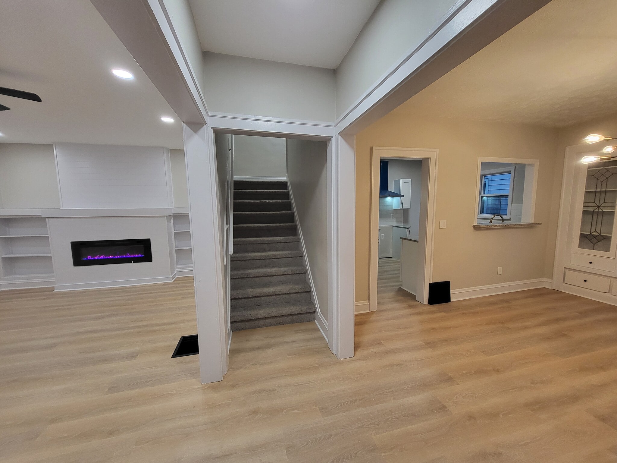 1551 Alameda Ave Lakewood, OH 44107 – photo 4