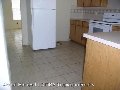 Building Photo - 2800 Kerrville Ct
