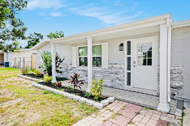 Foto del edificio - 4744 Guardian Ave