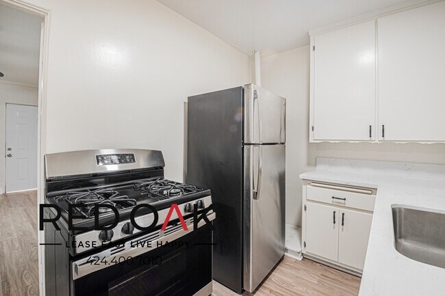 Foto del edificio - 2417 W Vernon Ave