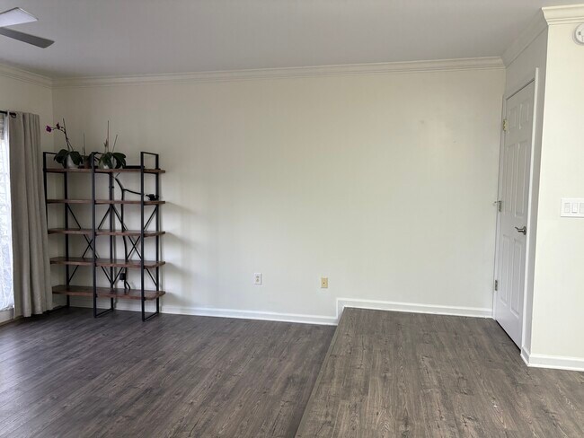 Foto del edificio - 2256 Forest Acres Dr