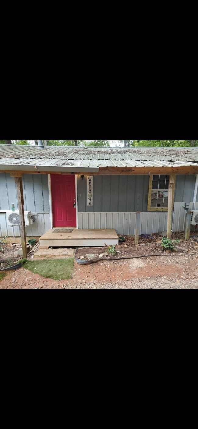 Building Photo - 136 Jackson Rd