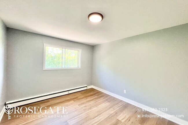 Photo du bâtiment - Renovated 3-Bedroom Apartment | 1,250 Sq F...