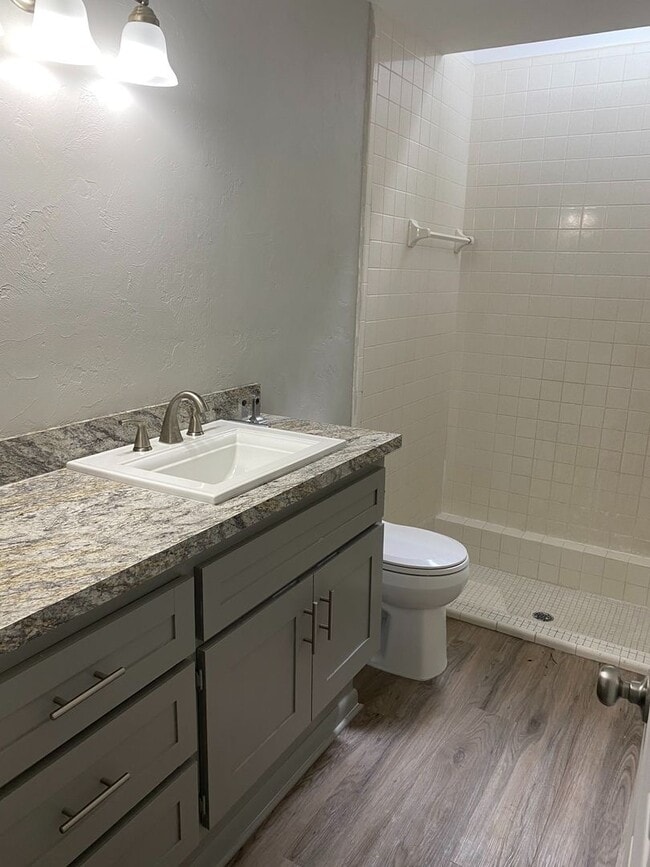 Foto del edificio - Large 3 Bedroom, 2 Bathroom Home Overlooking Lake - Turkey Creek Community