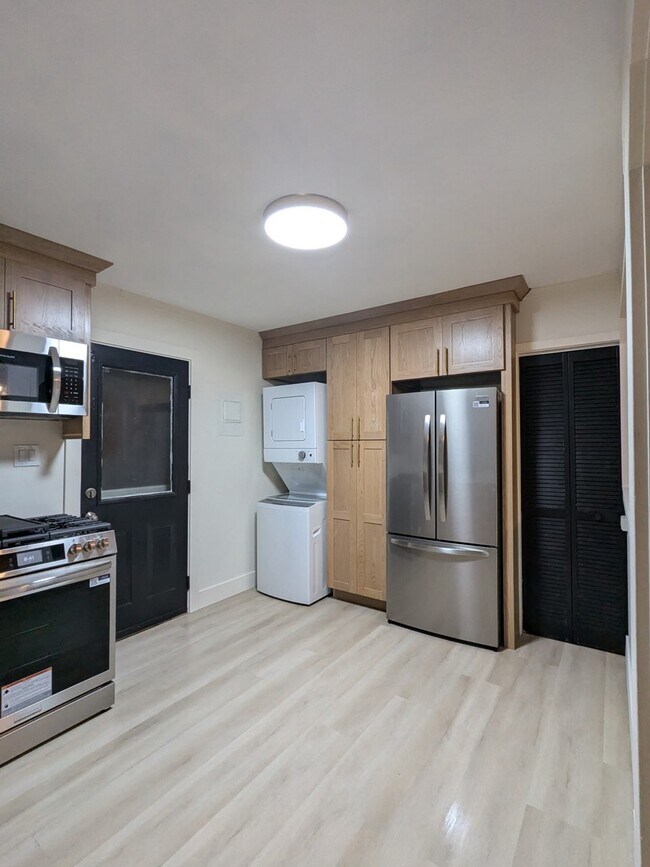 Photo - 13 Ludlow Rd Apartments