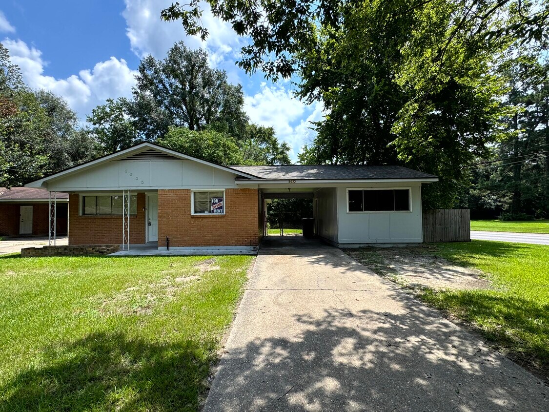 Foto principal - 8630 Corlett Dr