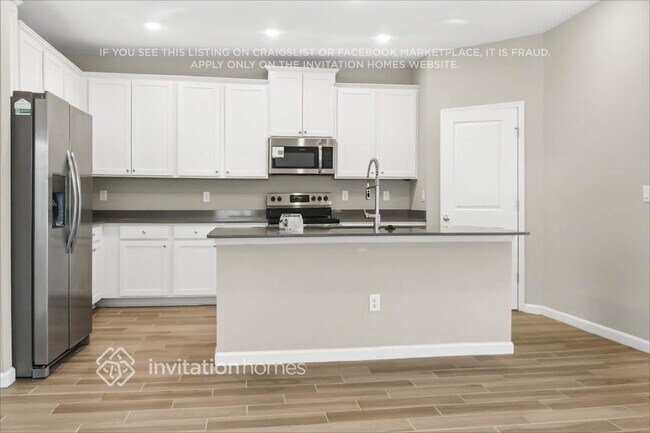 Foto del edificio - 6334 Starlight Dr