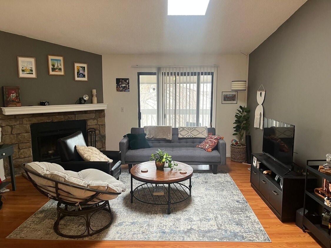 Foto principal - 18163 E Kentucky Ave