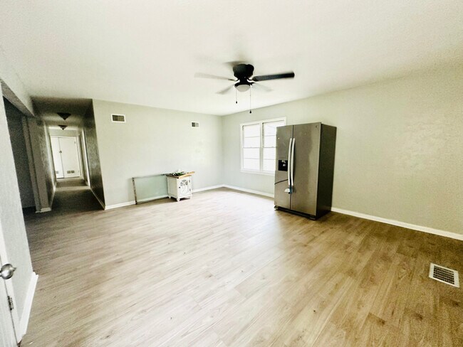 Building Photo - 505 NW Dearborn Ave