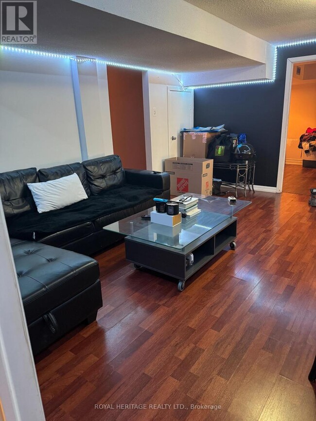 Building Photo - 586 Creekview Cir