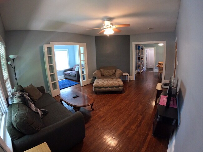 Foto del edificio - 1652 Hillcrest Rd