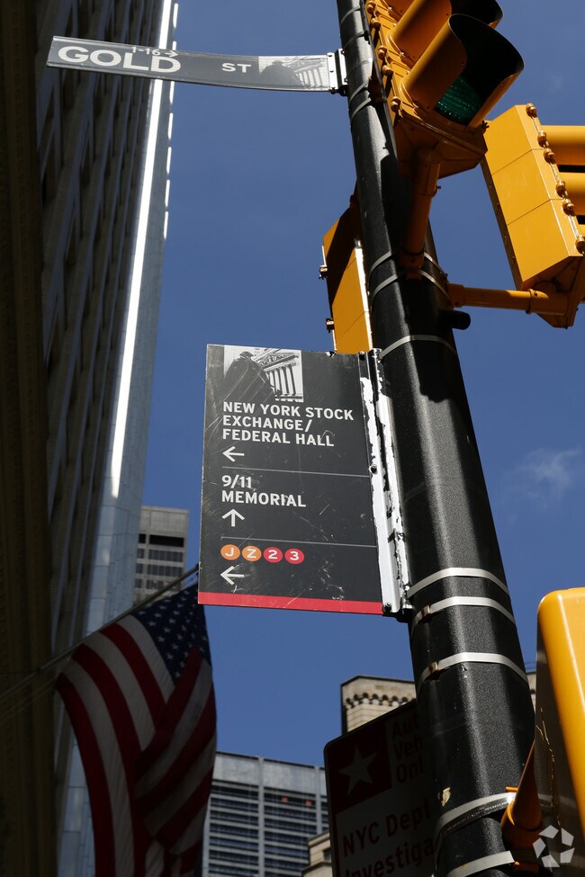 Building Photo - William Street Residence  / New School