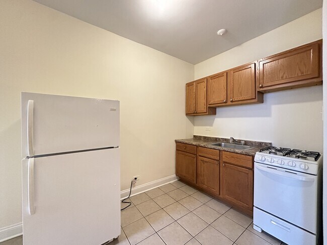 Foto del edificio - 4854 N Damen Ave