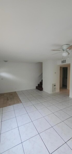 Foto del edificio - 7344 NW 75th St