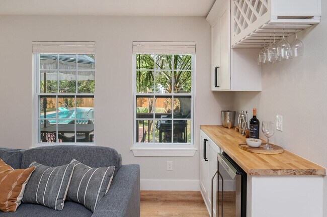 Foto del edificio - 111 Patton Dr NE