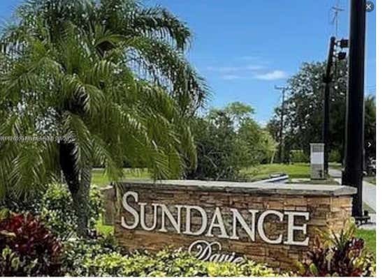 Foto principal - 2866 S University Dr