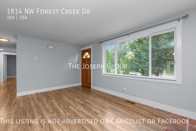 Building Photo - Roomy 3 bed/1.5 bath in Silverdale