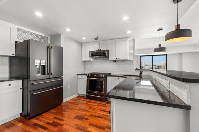 Foto del edificio - 700 1st St