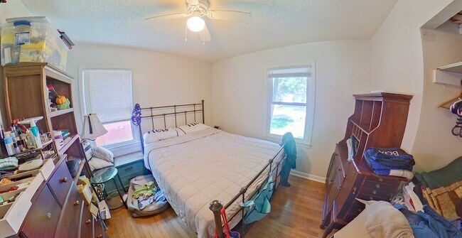 Foto del edificio - 3D Tour Available - Single-Family Home + O...