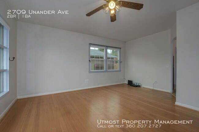 Foto del edificio - 2bd Bungalow Near Downtown Vancouver