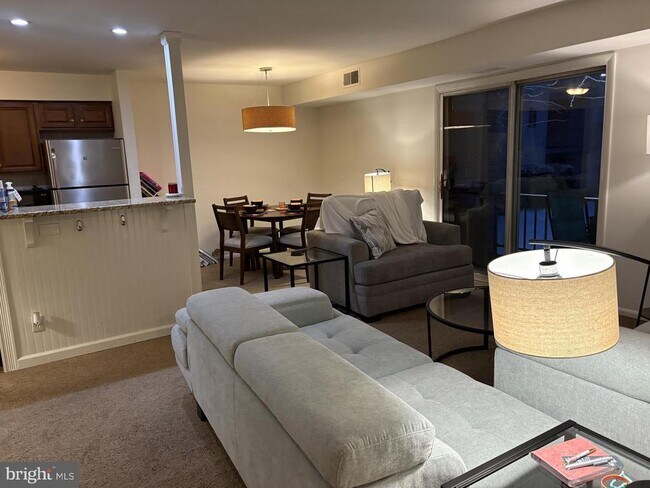 Foto del edificio - 7 Rockford Rd