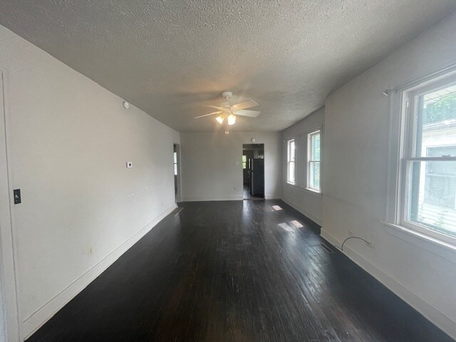 Foto del edificio - 915 E Mishawaka Ave