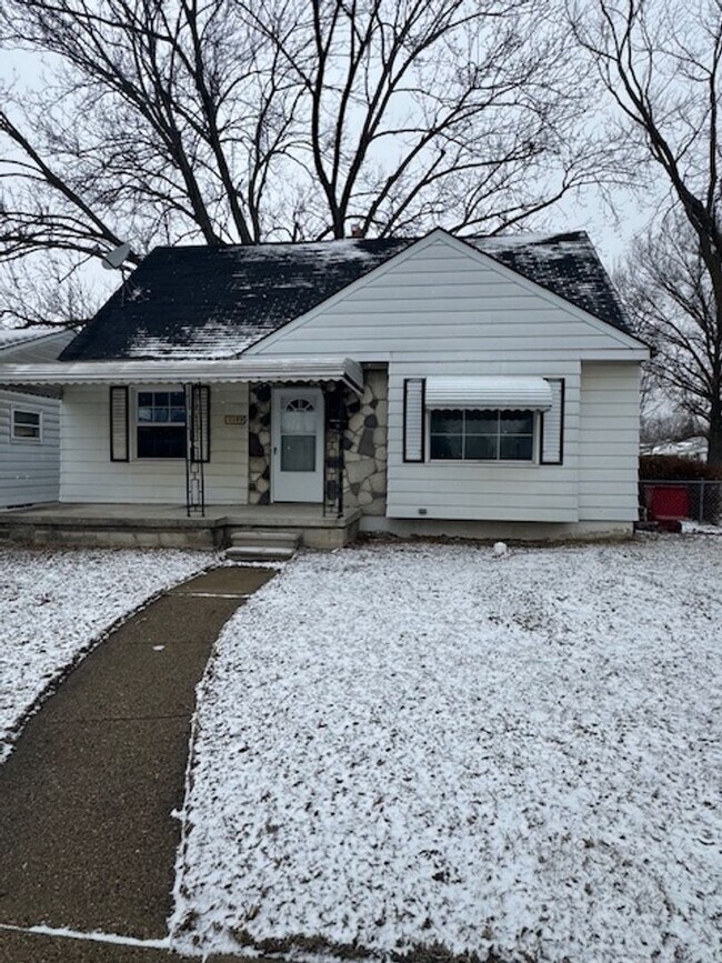 Foto del edificio - 17399 12 Mile Rd