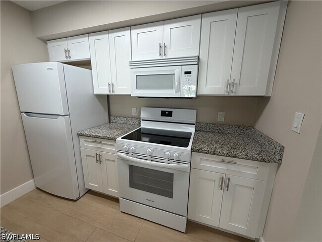 Foto del edificio - 5317 Summerlin Rd
