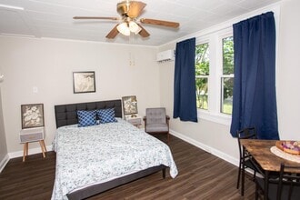 Building Photo - 111 Summit St